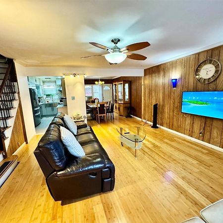 Lga Airport 3 Mins, 3 Bedroom Duplex House, Parking And Private Backyard, 9Mins Subway! Nowy Jork Zewnętrze zdjęcie