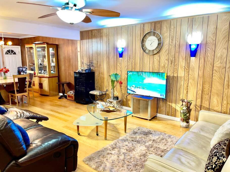Lga Airport 3 Mins, 3 Bedroom Duplex House, Parking And Private Backyard, 9Mins Subway! Nowy Jork Zewnętrze zdjęcie