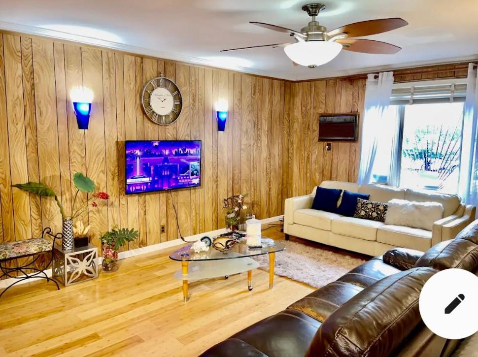 Lga Airport 3 Mins, 3 Bedroom Duplex House, Parking And Private Backyard, 9Mins Subway! Nowy Jork Zewnętrze zdjęcie
